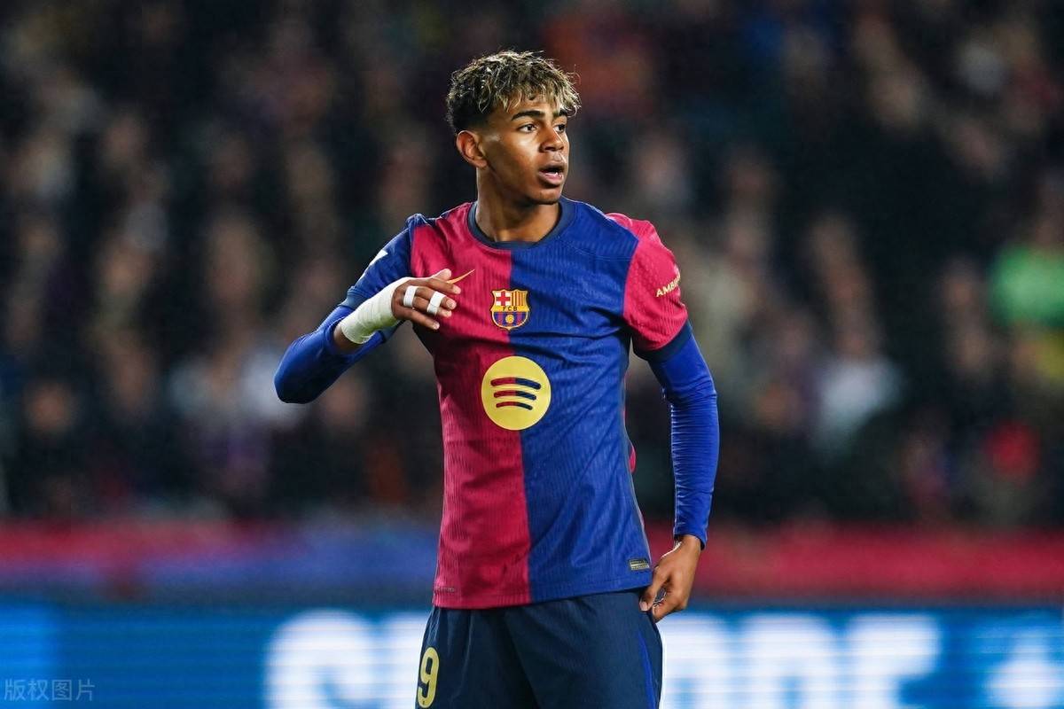 大师级！亚马尔这脚传球遭欧冠官方狂赞：能找到别人找不到的路线