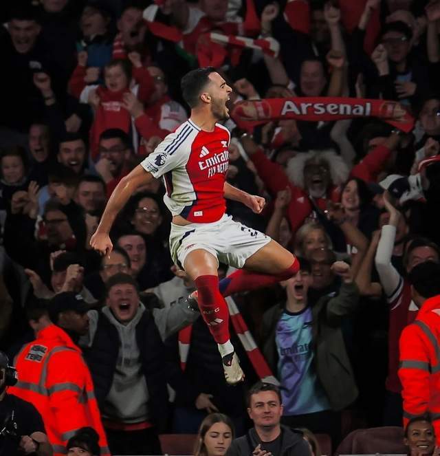 德转身价被严重质疑！曼城新援都涨，哈兰德不降，梅里诺该升却降