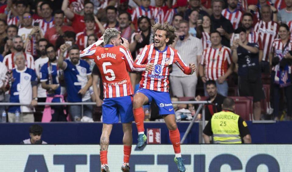 西甲悲喜一夜！巴萨2-3爆冷，搅乱欧冠区，皇马2-0，马竞4-1