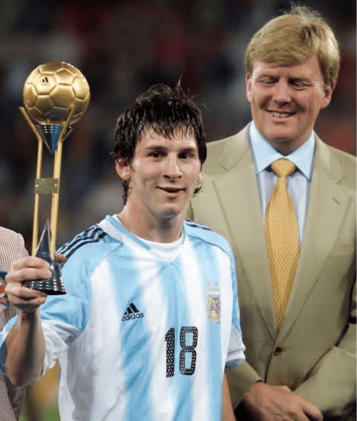 回顾梅西的职业生涯，同时也祝梅西生日快乐